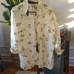 Jaclyn Smith fox button up blouse